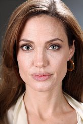 Angelina JOLIE : Lara CROFT (Tomb Raider - CRADLE OF LIFE)